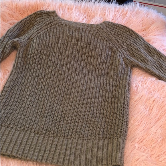 American Eagle Taupe Sweater - Picture 4 of 6